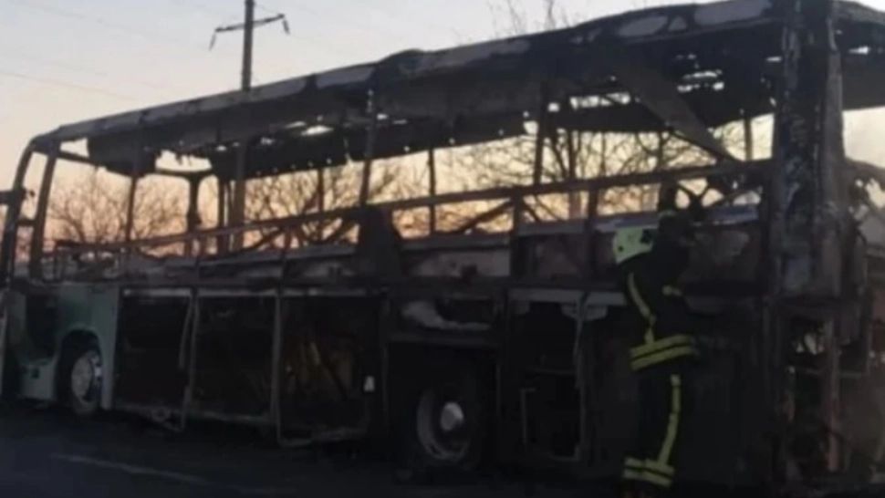 Un autocar cu pasageri, pe ruta Chișinău-București, a luat foc în mers. Pompierii au intervenit de urgență