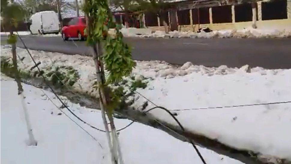  Mii de oameni lăsați fără curent din cauza ninsorii: Situație DISPERATĂ