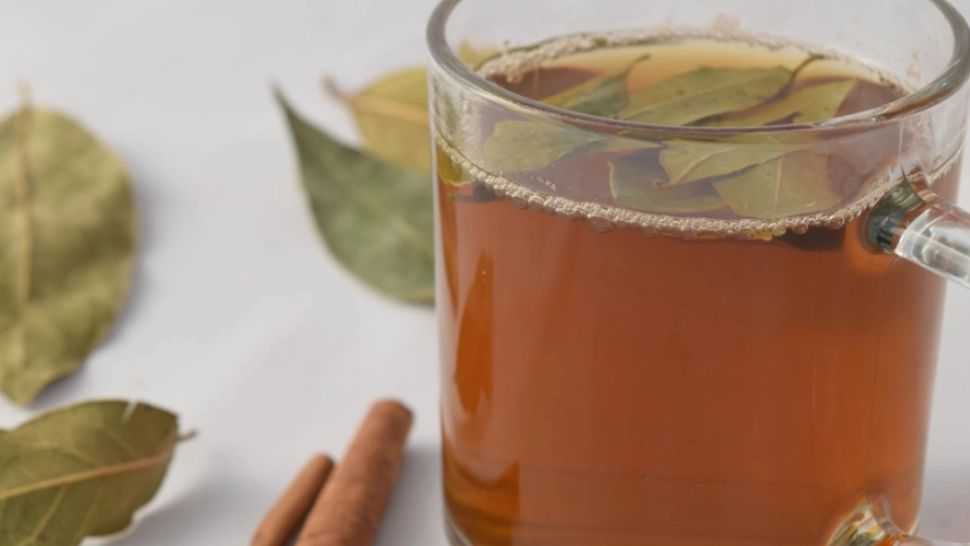 Scapi de kilograme dacă bei ACEASTĂ ceașcă de ceai, de 3 ori pe zi! Rețeta este extrem de simplă și la îndemâna tuturor