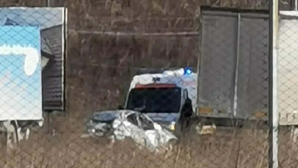 Accident GRAV pe DN 72, în județul Prahova. Două autoturisme şi un autotren s-au ciocnit: Două persoane, rănite