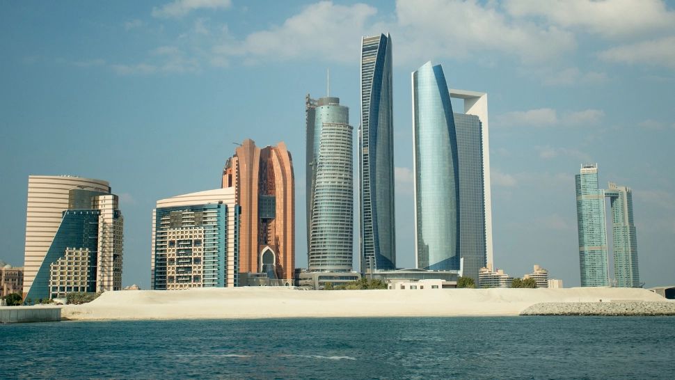 VIDEO | Atac cu drone în Abu Dhabi: 3 persoane au fost ucise, iar alte 6 rănite. Cine a revendicat atentatul