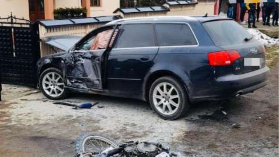 Accident grav la Suceava - Doi răniți după ce o motocicletă s-a ciocnit de un autoturism