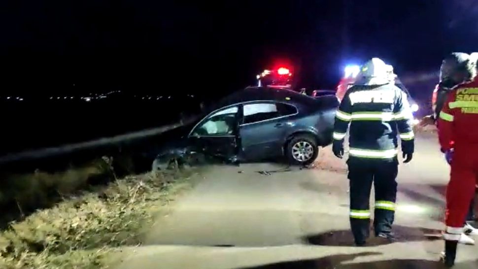 IMPACT violent în județul Vaslui - 2 persoane grav rănite după ciocnirea dintre 3 mașini | VIDEO