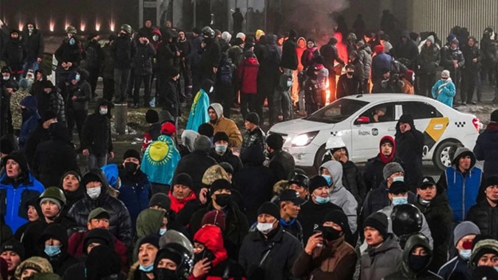 Germania a sistat exporturile de armament către Kazahstan, iar SUA isi retrage personalul consular neesențial 