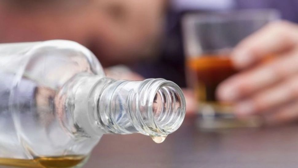 Românii își pot evalua consumul de alcool. Vezi TESTUL online care-ți arată dacă ai probleme