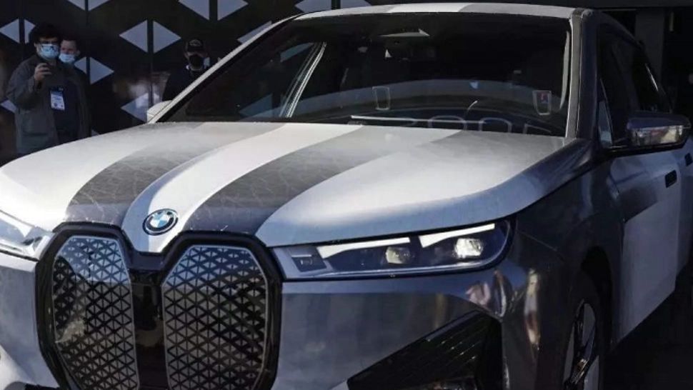 VIDEO | Prima mașină din lume care îşi poate schimba culoarea a fost prezentată la CES în Las Vegas