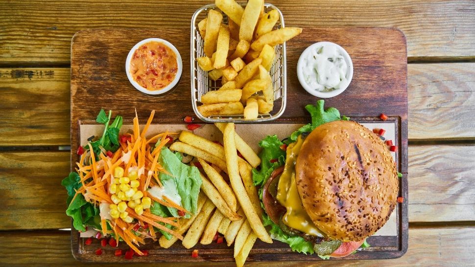 Secretele murdare ale lanțurilor de fast-food. Trebuie să le știi - Pericol URIAȘ pentru sănătate