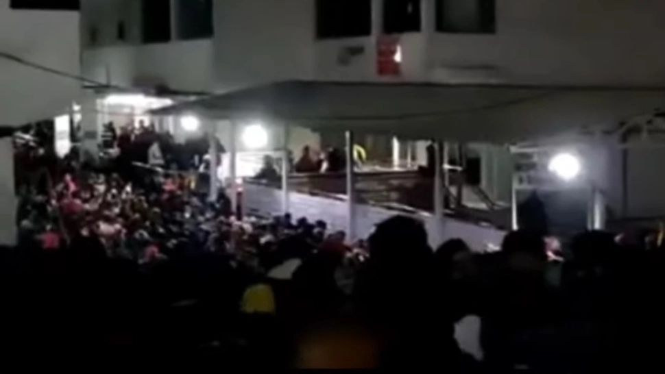 BUSCULADĂ în India: 12 persoane au murit şi alte 13 au fost rănite - Guvernul a cerut o ANCHETĂ