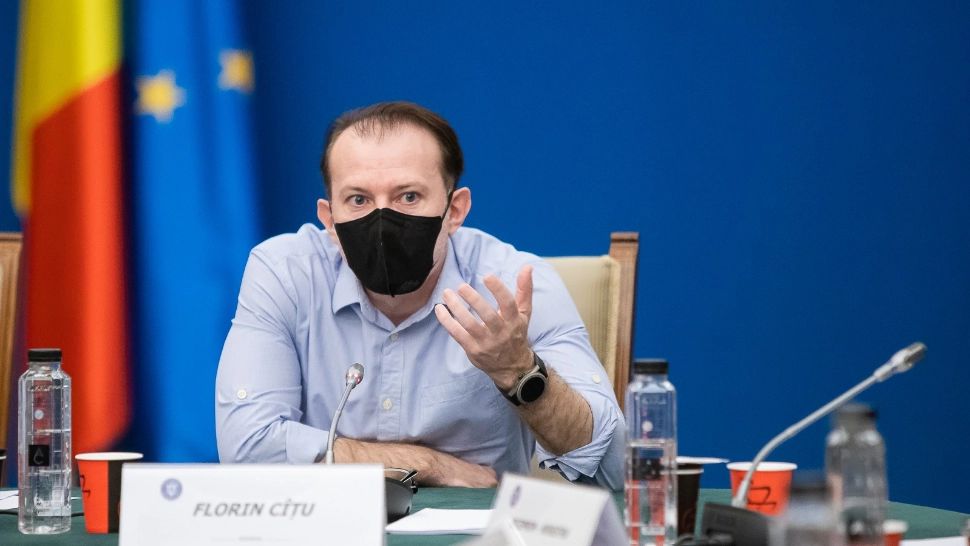 PSD ar reduce la jumătate acciza pe carburanți, Florin Cîțu contrazice măsura: „Este un impact bugetar mare”