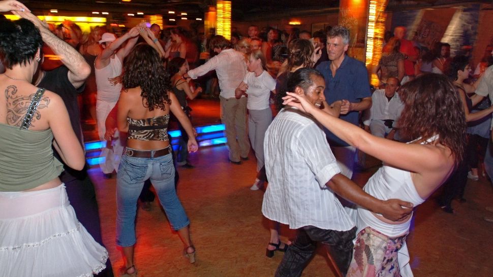 INEDIT. Nemții lansează săptămâna vaccinării în cluburile de noapte din Berlin