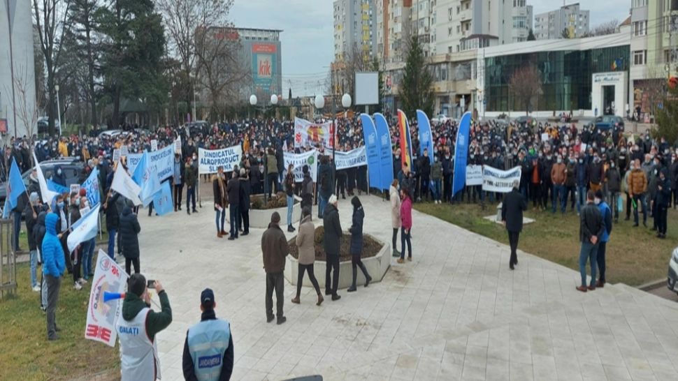 Angajaţii Alro Slatina vor picheta sediul Ministerului Energiei: Se anunță un protest MASIV