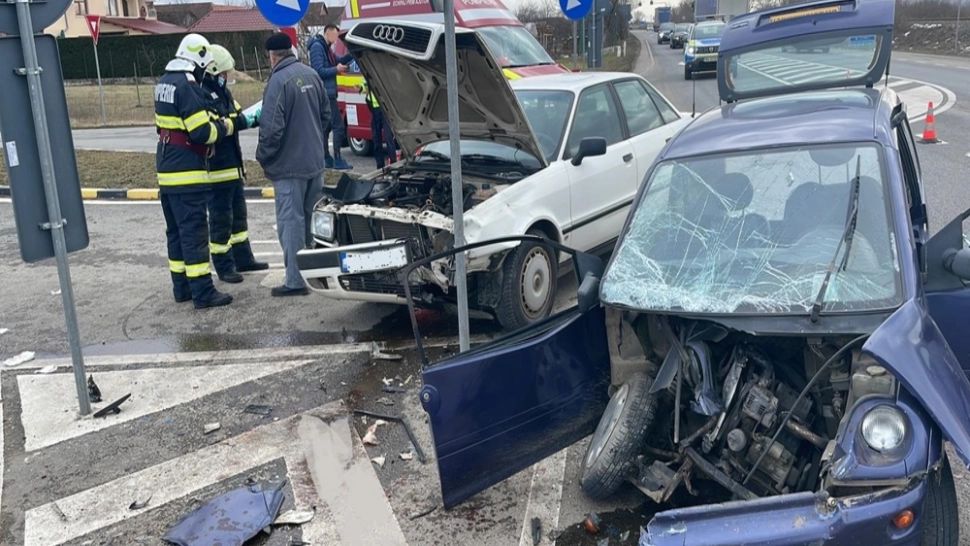 FOTO/ Accident cu 3 victime în Bihor! A fost solicitat elicopterul SMURD 