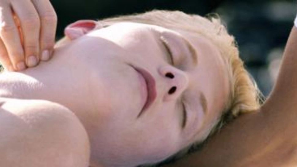 Percheziții la o "clinică estetică" unde lucrau o mamă și fiica, fără studii de specialitate