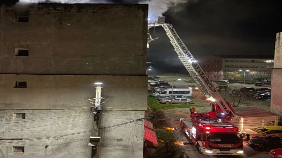 INCENDIU la o garsonieră din Giurgiu! Intervin pompierii