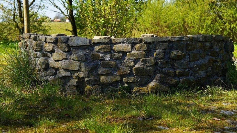 Caz tulburător, în Botoșani: bătrân mort, după ce a fost bătut și aruncat în fântână. Agresorul, internat la Psihiatrie