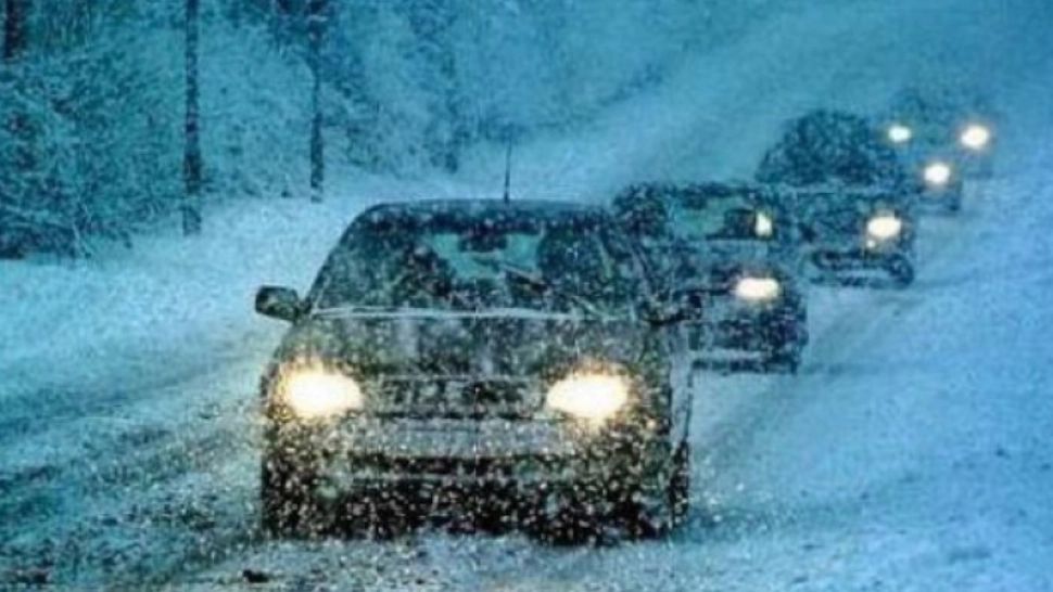 ATENȚIE, iarna își spune cuvântul în județul Maramureș! Șoferii, sfătuiți să circule cu prudență: unde va lovi vântul
