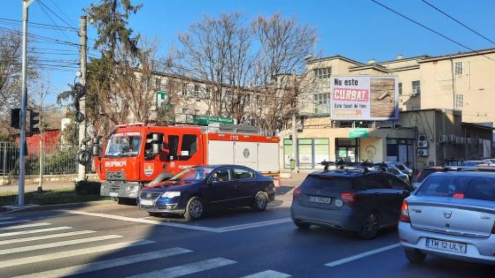 Alarmă de INCENDIU la un spital din Timișoara: Focar într-una din băile angajaților! Flăcările au pornit de la o țigară nestinsă
