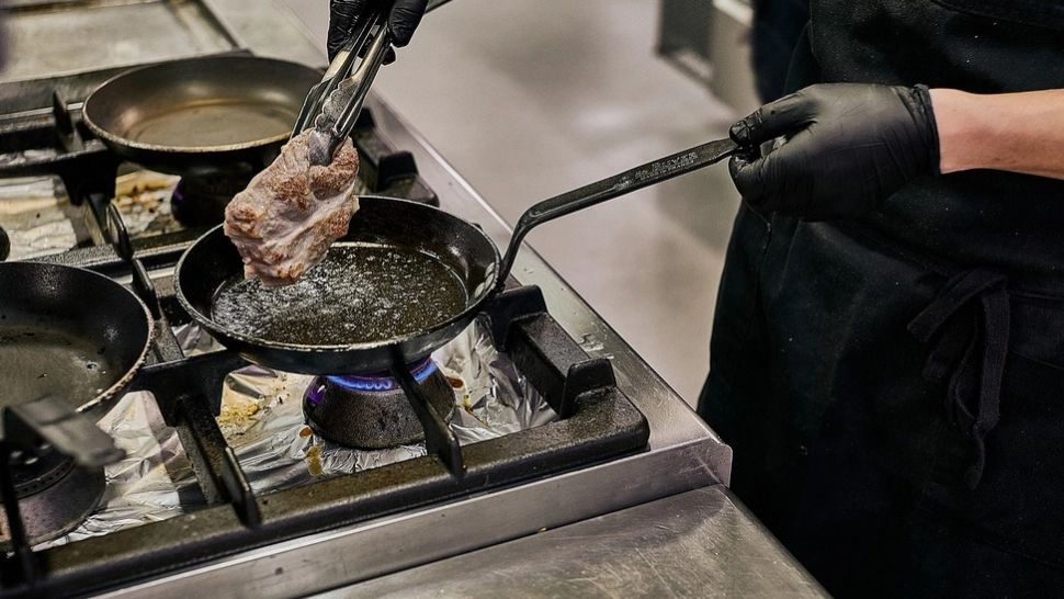 Cum să scoți mirosul de mâncare din casă