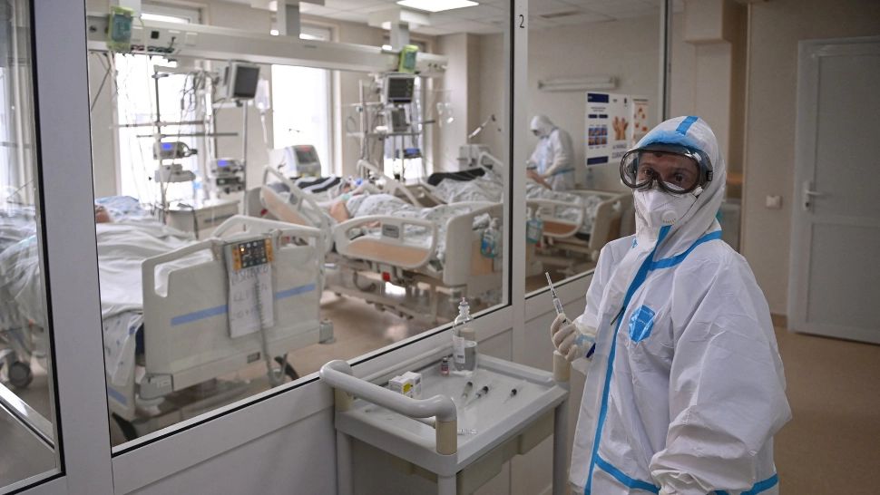 Țara se înroșește: Alte două județe, și Capitala, în SCENARIUL ROȘU. 9 județe în ZONA GALBEN: Val de infectări