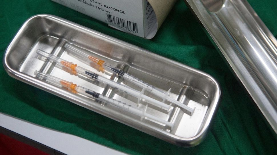 ''Vaccinare la chiuvetă'' la un cabinet de medicină de familie din Târgovişte. 10 persoane audiate