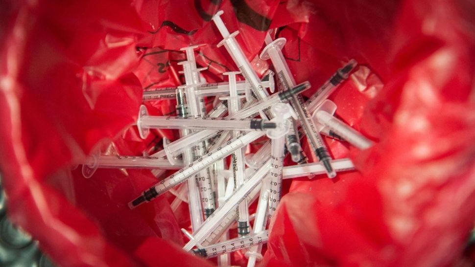 Experții FDA recomandă utilizarea aceluiași tip de vaccin anti-COVID pentru doza iniţială şi pentru rapeluri. Care este SCOPUL 