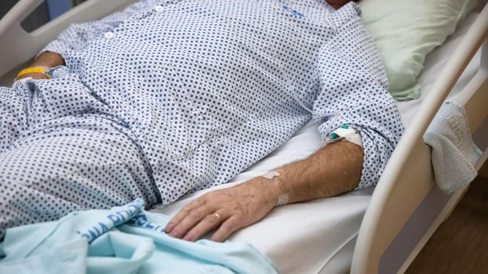 Peste 13.000 de cazuri noi de infecție cu COVID și 31 de decese, într-o singură săptămână. Secțiile spitalelor încep să se aglomereze