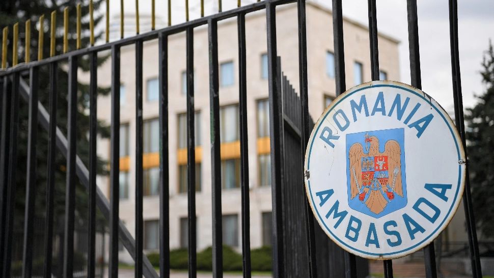 Ce se întâmplă cu românii de la ambasada din Kiev. Anunțul ministrului de Externe