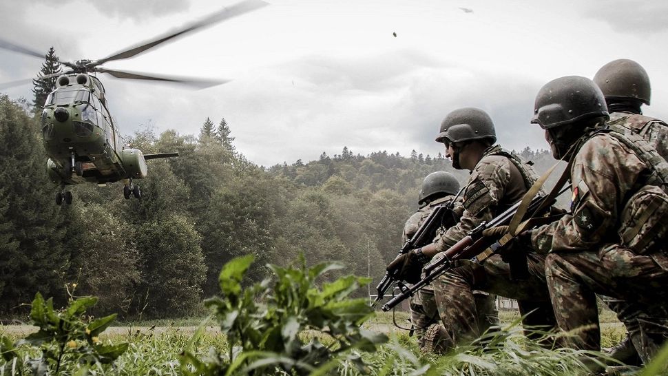 Ministerul Apărării recrutează rezervişti voluntari. Ce sume vor incasa aceștia 