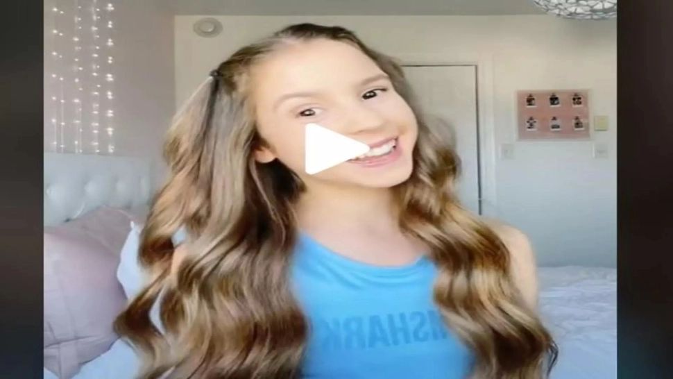 VIDEO – Poți să-ți dai seama ce vârstă are fata din imagine? Clipul ei a devenit viral, oamenii nu reușesc să ghicească