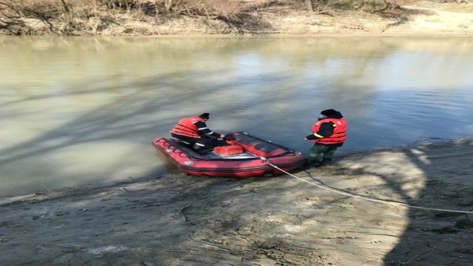 VIDEO ALERTĂ! Bărbat căutat în râul Ialomița, posibil înecat