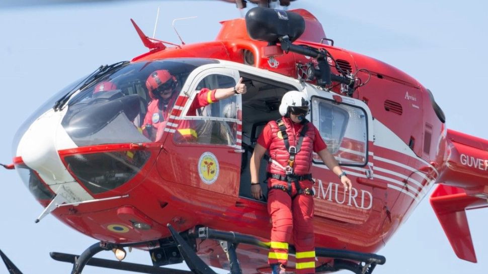 Turist SALVAT cu elicopterul SMURD în Hunedoara 