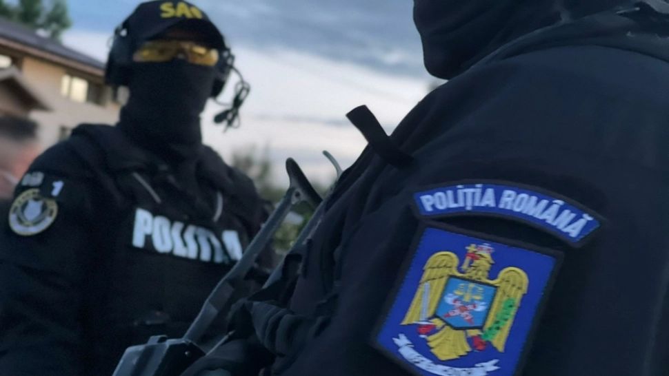 VIDEO/ Percheziții la două școli din județul Călărași, într-un dosar de DELAPIDARE