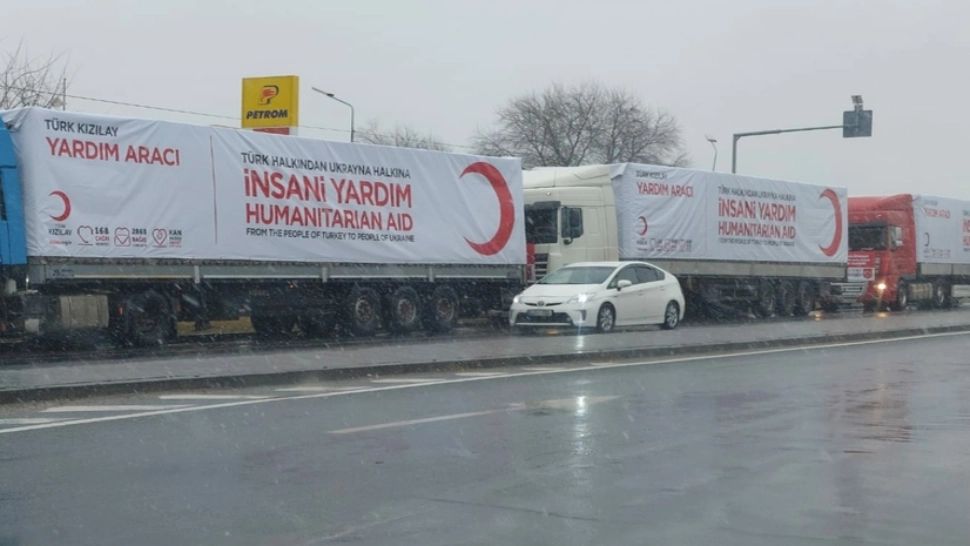 Primul convoi umanitar pentru Ucraina de la Semiluna Roşie din Turcia a intrat în ţară