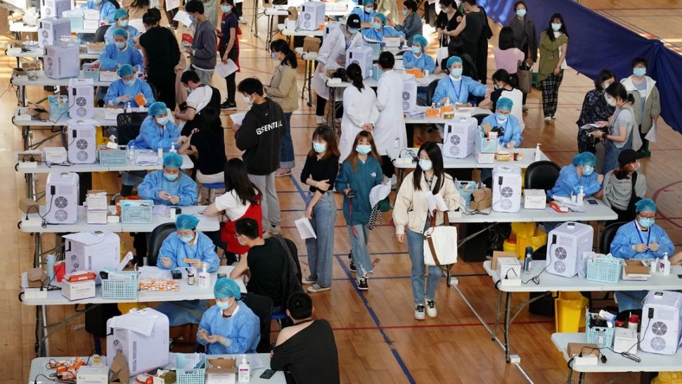 STUDIU: vaccinați vs trecuți prin boală. Cine dezvoltă IMUNITATE mai bună 