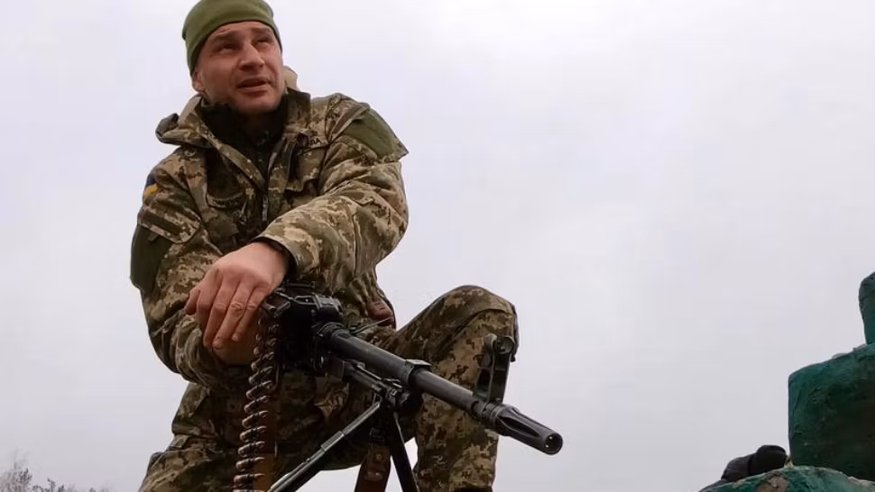 Kievul sub ASEDIU! Locuitorii orașului pregătesc COCKTAIL-MOLOTOV-uri! Ce le transmite Primarul Klitschko