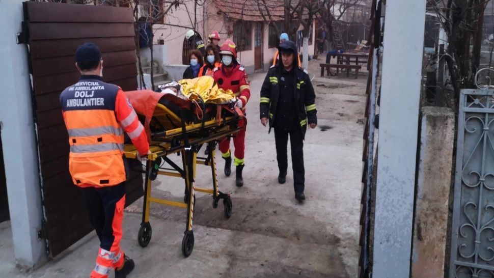 VIDEO O centrală pe gaz a EXPLODAT, într-o locuință din județul Dolj: două persoane au ajuns la spital