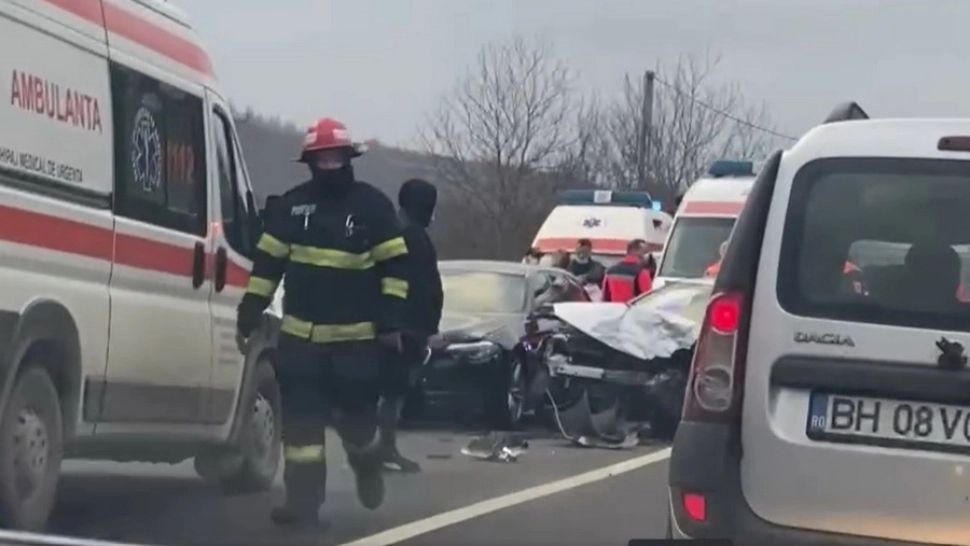 FOTO | Carambol cu 5 mașini în Bihor. O persoană a fost rănită în urma impactului violent – Trafic îngreunat
