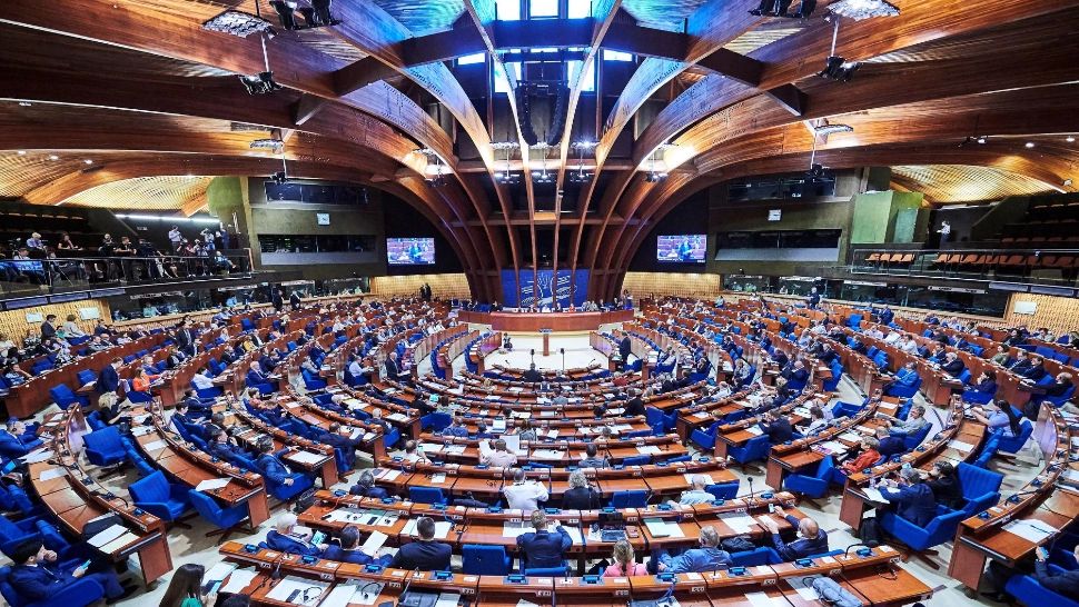 Consiliul Europei a suspendat Rusia din cauza războiului declanșat în Ucraina