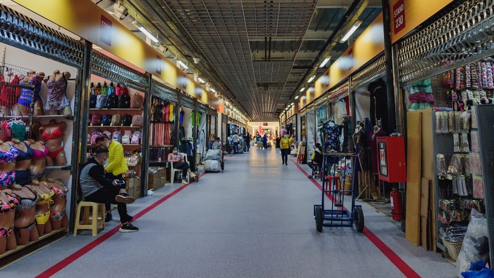 Amenzi uriașe la Dragonul Roșu din București! Au fost retrase produse de peste 1 miliard de lei