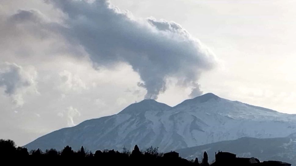 VIDEO Alertă în Sicilia, după ce Vulcanul Etna a erupt din nou