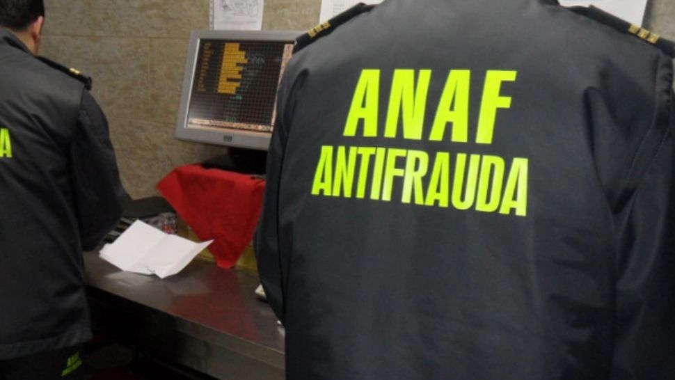Anchetă ANAF! Telefoane vândute la negru pe internet. Venituri de milioane de euro neînregistrate 