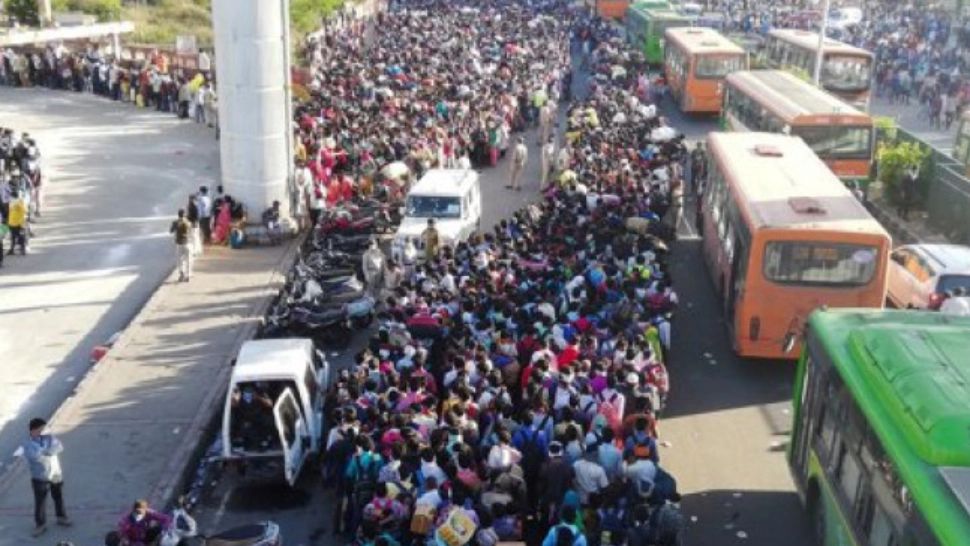 Cea mai periculoasă țară pentru femei! O tânără a fost bătută, agresată și plimbată pe stradă de zeci de bărbați. Unde s-a întâmplat 