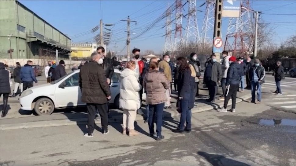 Protest în Craiova din cauza cenușii care a acoperit orașul. Oamenii sunt disperați