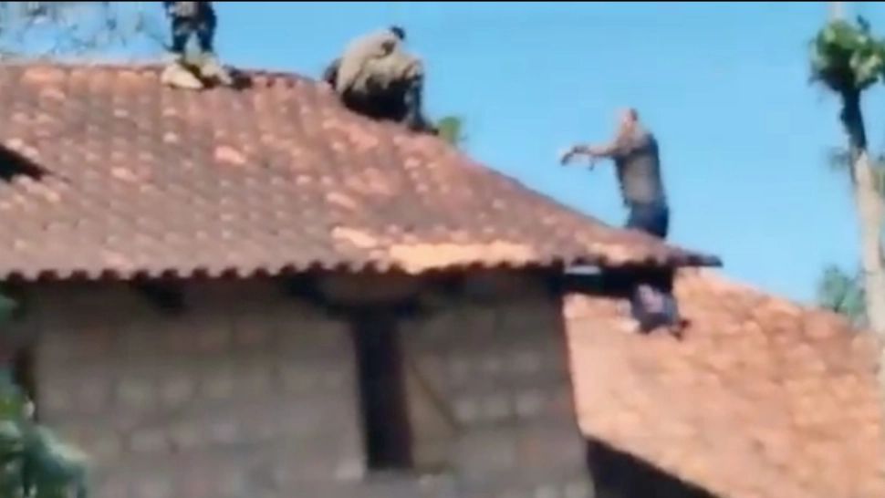 VIDEO | ASEDIU de șase ore în Paraguay, la casa unui pedofil! A împușcat doi polițiști înainte să fie capturat 