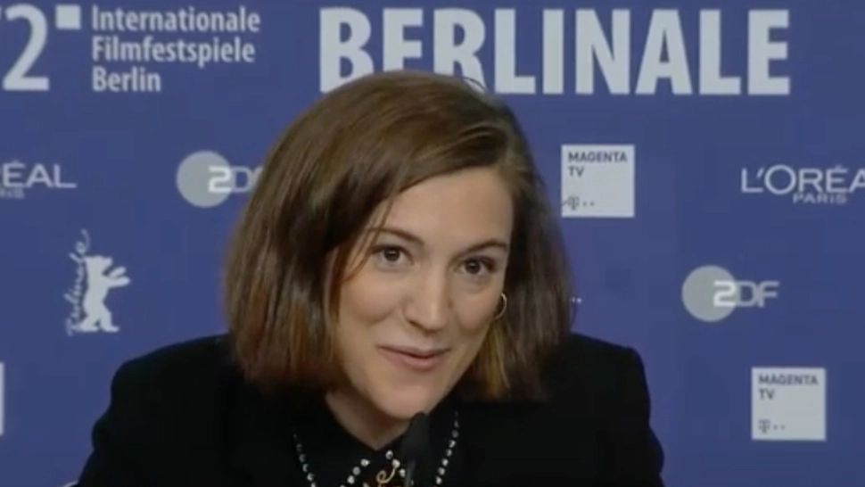 VIDEO | Berlinala2022: Lungmetrajul Alcarras, regizat de Carla Simon, premiat cu Ursul de Aur pentru cel mai BUN film