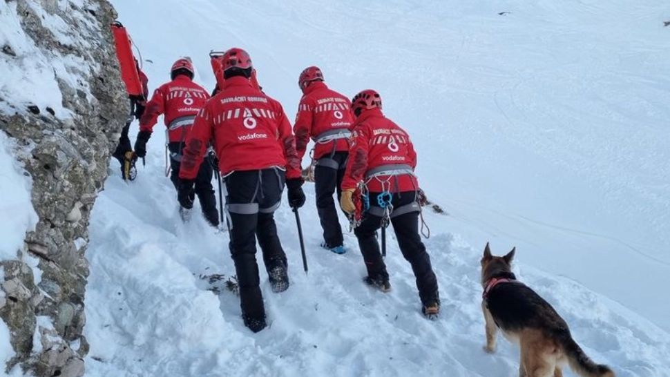 Trupul ucraineanului decedat în Munţii Maramureşului, recuperat de salvamontişti 