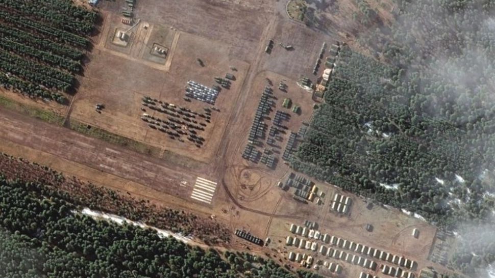 Rusia NU se oprește! O nouă desfășurare de forțe, în Belarus, la granița cu Ucraina - imagine din SATELIT