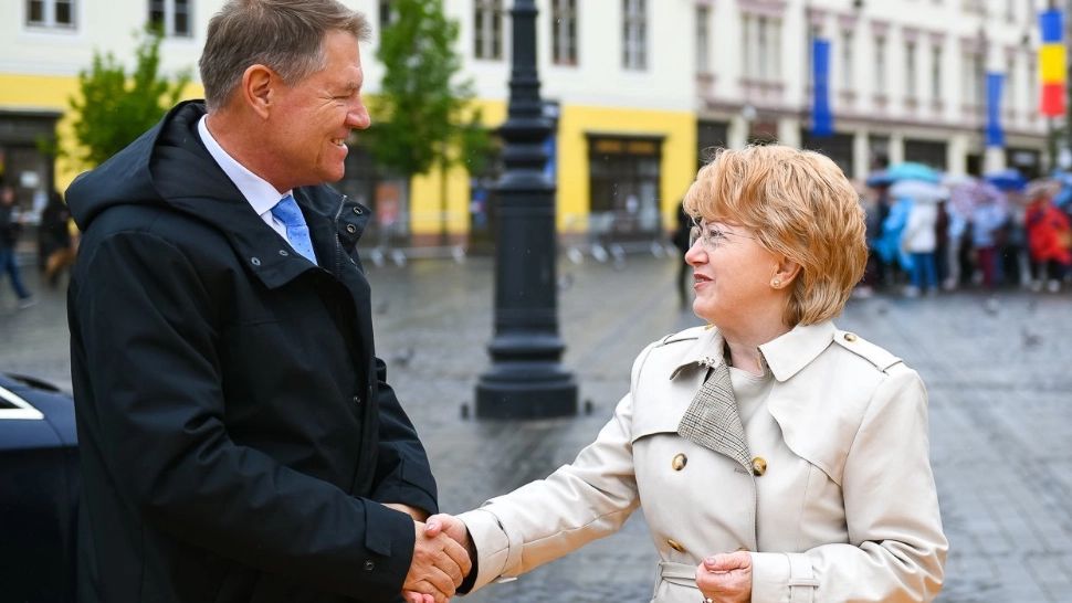 Doi politicieni importanți din Sibiu, bolnavi de COVID-19. Unul dintre ei este apropiat de Klaus Iohannis