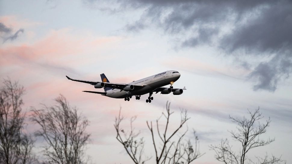 Marea Britanie interzice avioanele rusești civile în spațiul său aerian