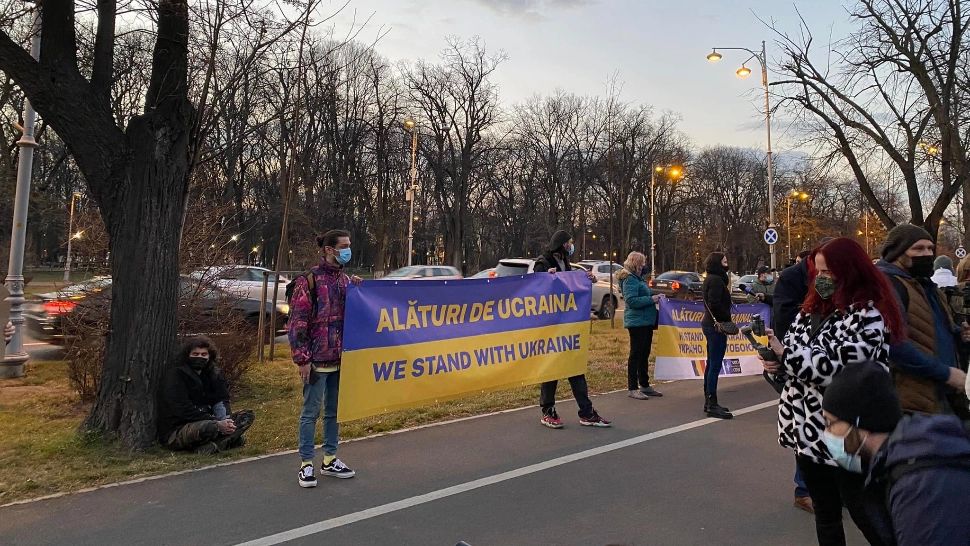 Manifestație de susținere a Ucrainei în fața ambasadei de la București FOTO